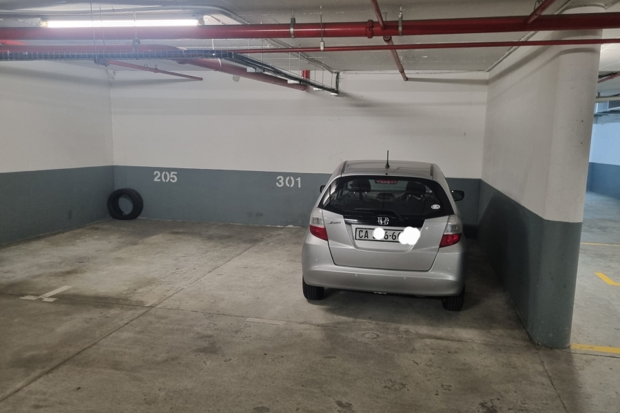 To Let 1 Bedroom Property for Rent in Sea Point Western Cape